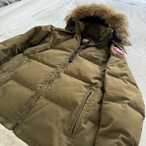 Canada Goose Kaki in Women Large